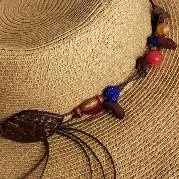 Gorgeous Paper Straw hat with accessories - Picture 6 of 7